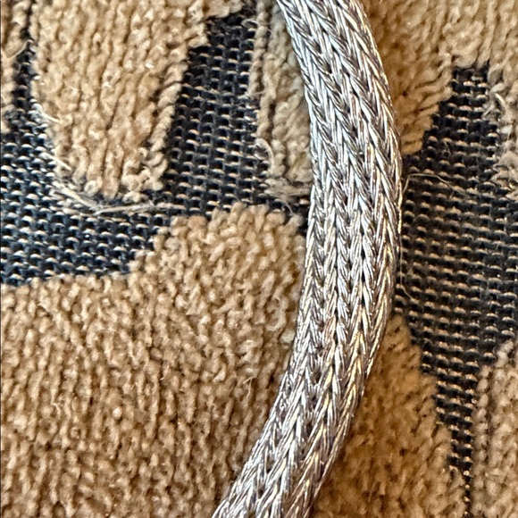 Elegant Silver Bracelet - Picture 4 of 5